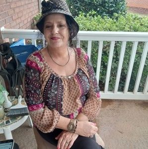 Meet your Posher, Debra